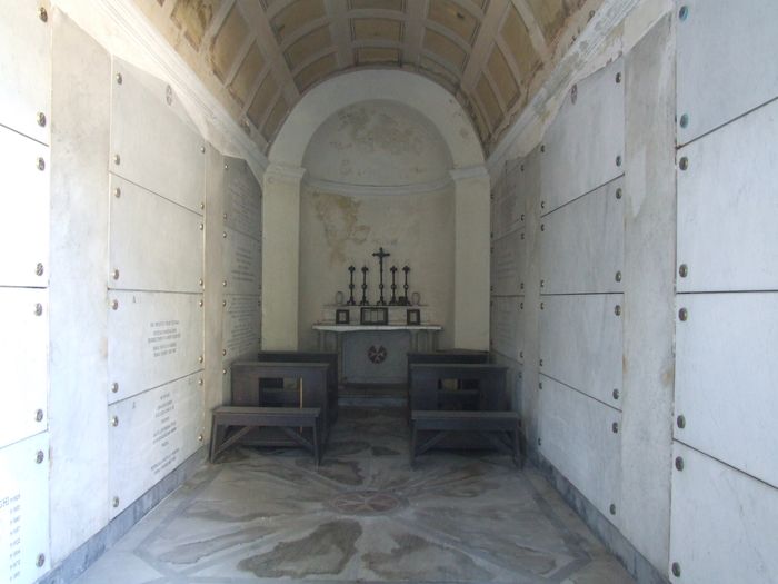 A Máltai Lovagrend kriptája, Róma, Campo Verano temető. Fotó: Polgári Bence, 2011.06.26.