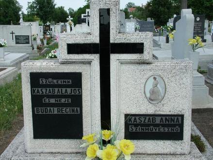 Kaszab Anna síremléke, Jászárokszállás. Fotó: Kósa Károly, 2008.07.02.